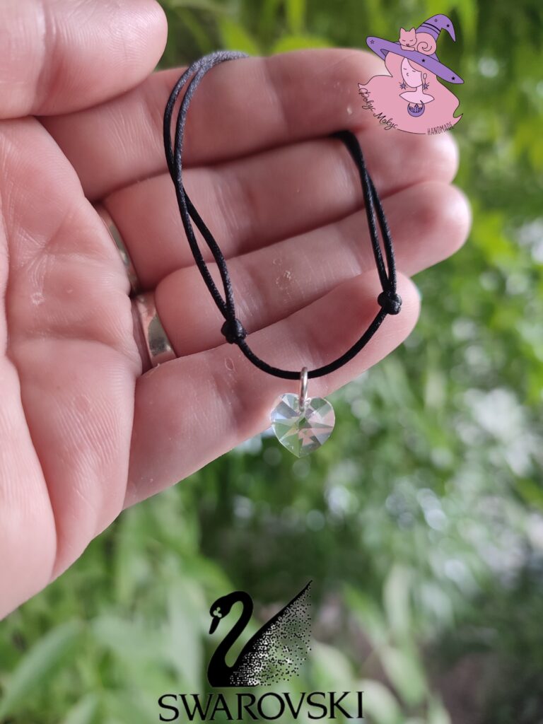 Гривна със сърчице Swarovski Crystal