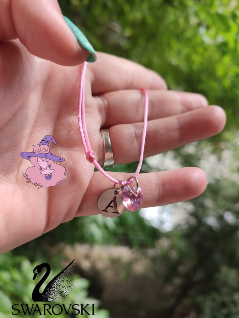 Гривна със сърчице Swarovski Light Rose AB и буквичка