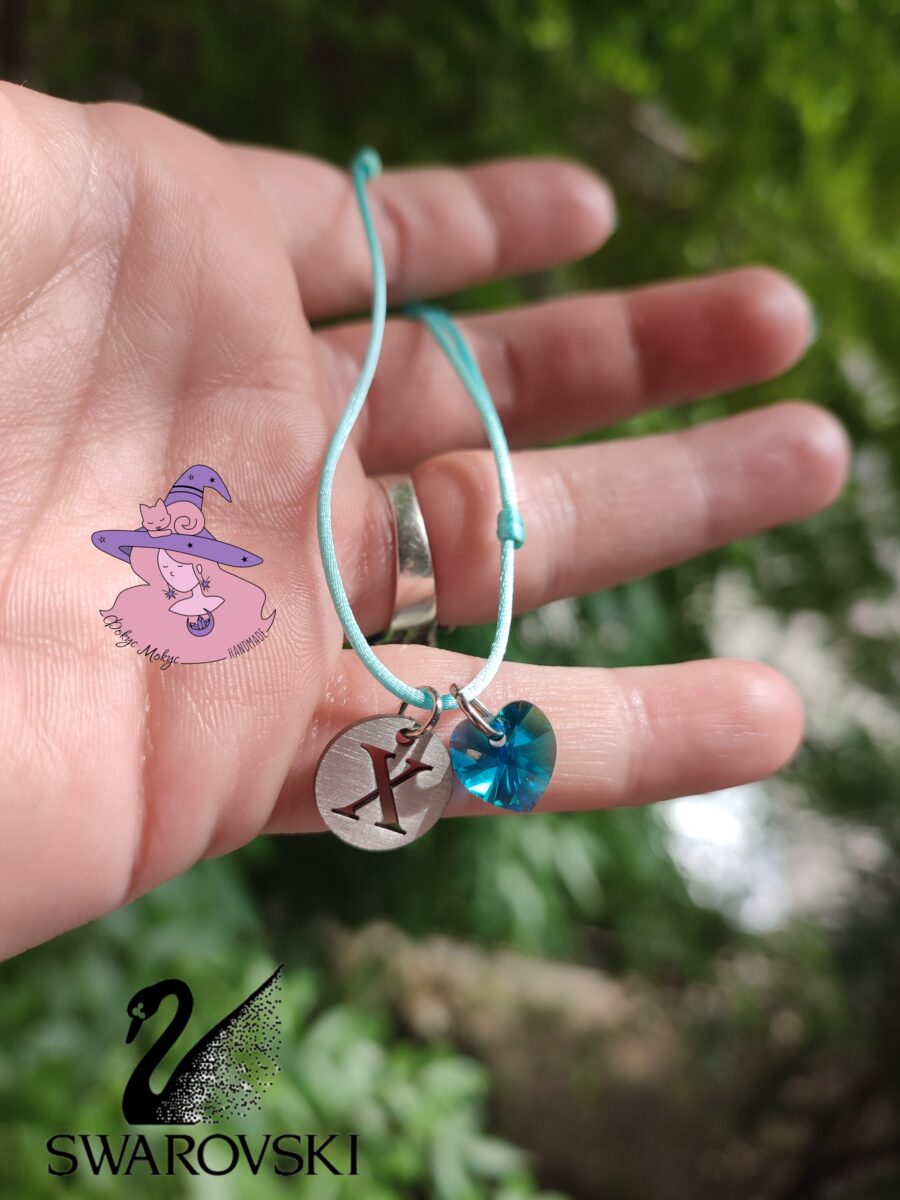 Гривна със сърчице Swarovski Blue Zircon AB и буквичка
