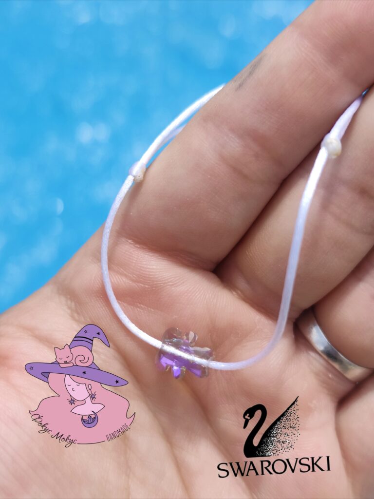Гривна със Swarovski бяло мече